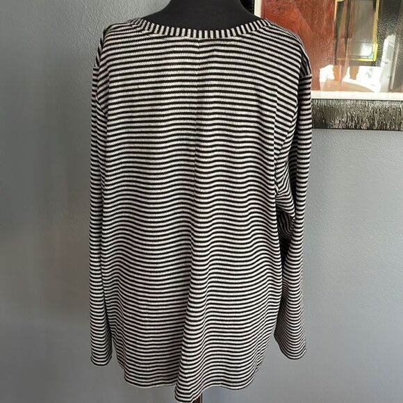 Lane Bryant black/gray lightweight stretch V neck button front thermal top 22/24 - Picture 4 of 5